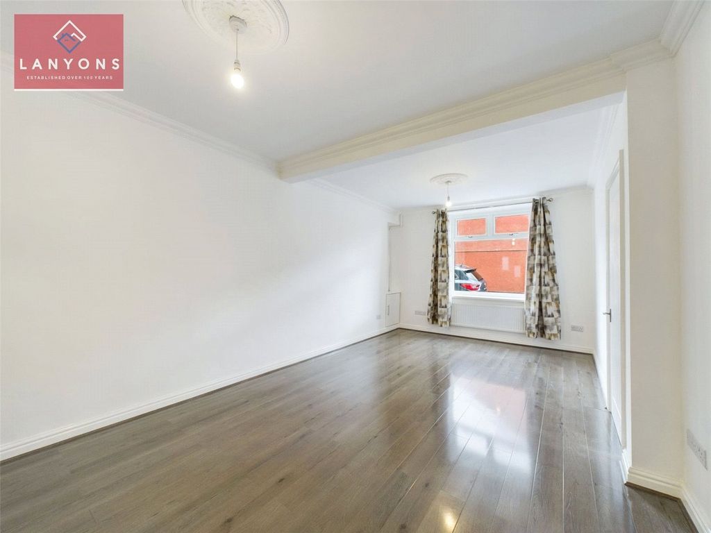 Property photo 2 of 16 Picture No. 02