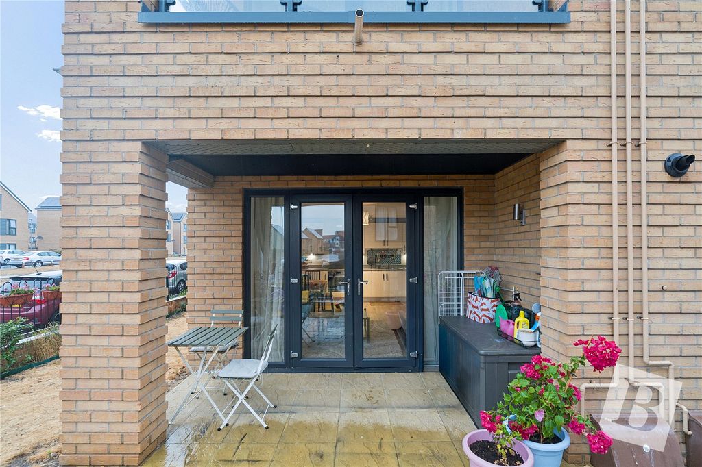 Property photo 1 of 13 Balcony