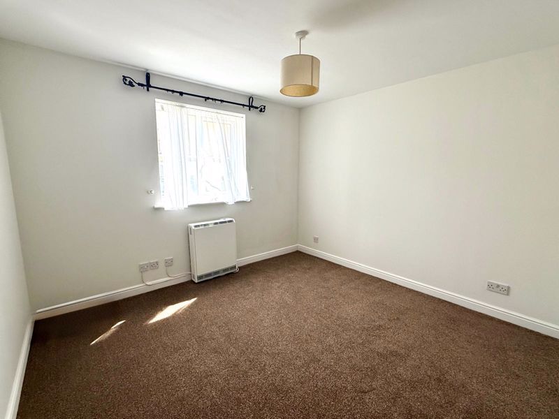 Property photo 3 of 8 Photo 17