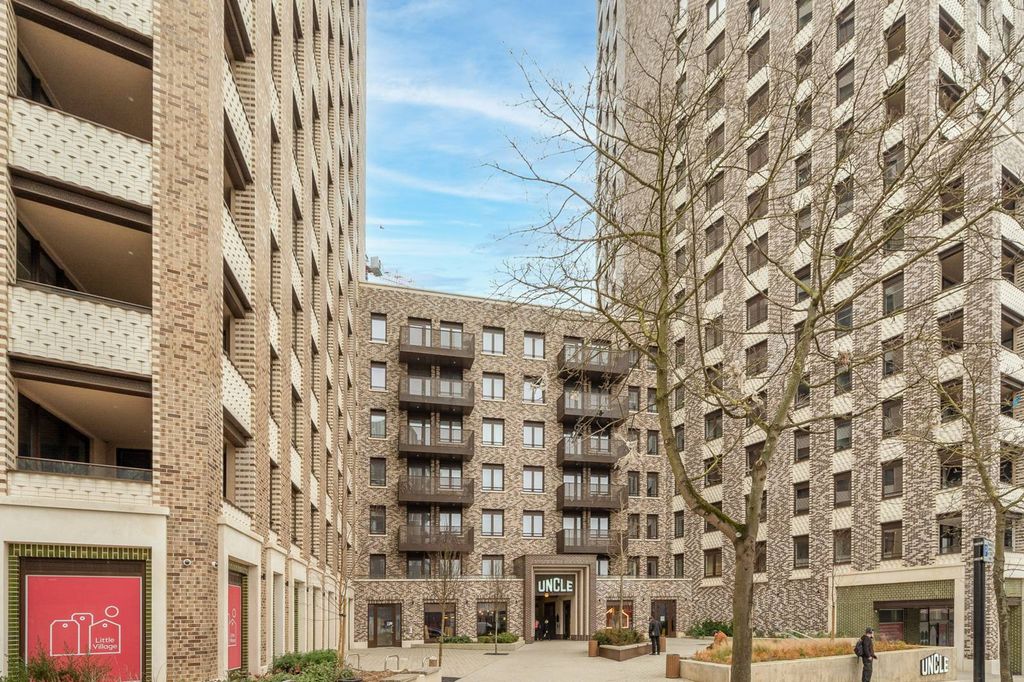 Property photo 2 of 11