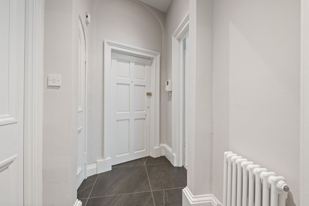 Property photo 3 of 46