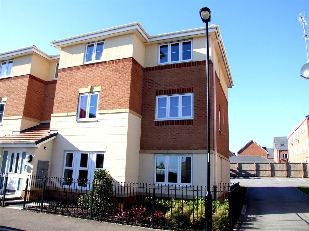 Property photo 1 of 12 Front