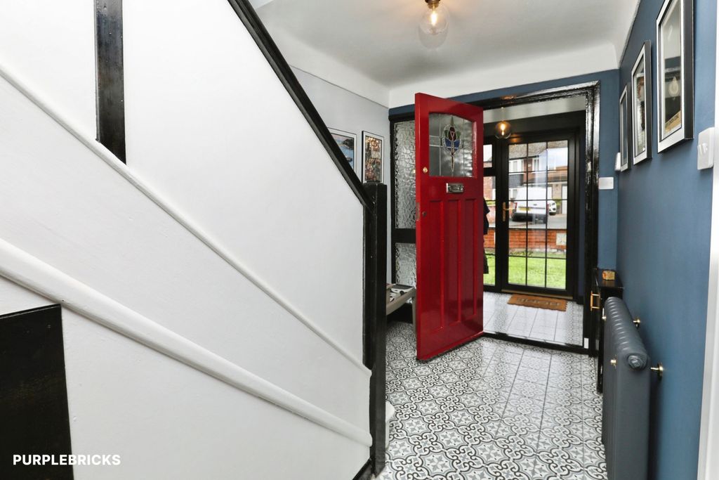 Property photo 2 of 24