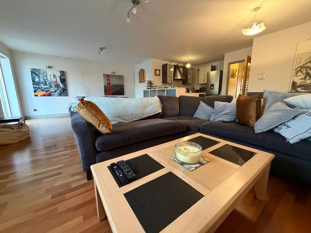Property photo 1 of 8 4c75d0E1-F27E-4637-9Dd3-14379Eb81241