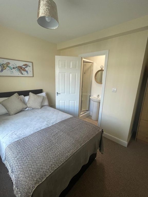 Property photo 3 of 8 Bedroom