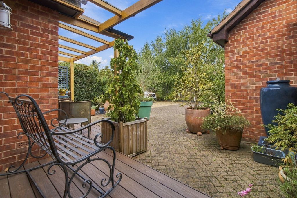 Property photo 2 of 22