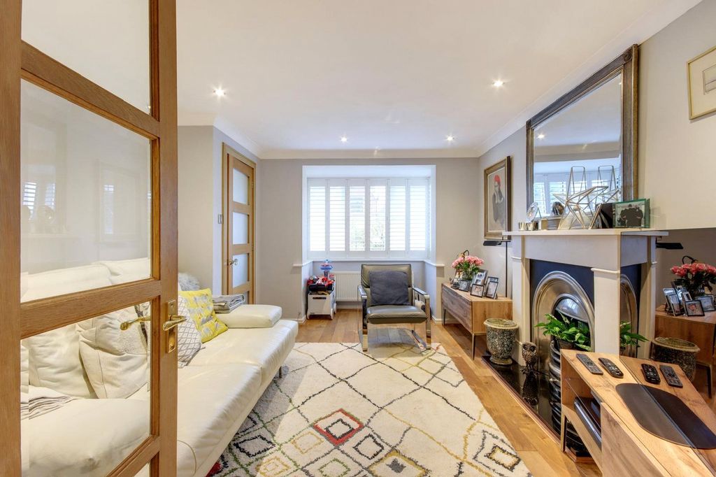 Property photo 2 of 19 Picture No. 15