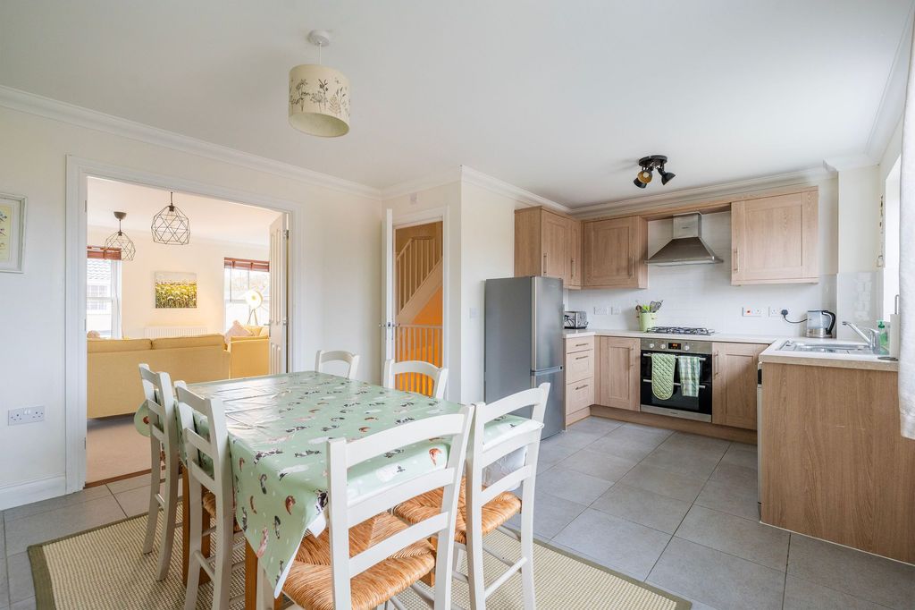 Property photo 3 of 21