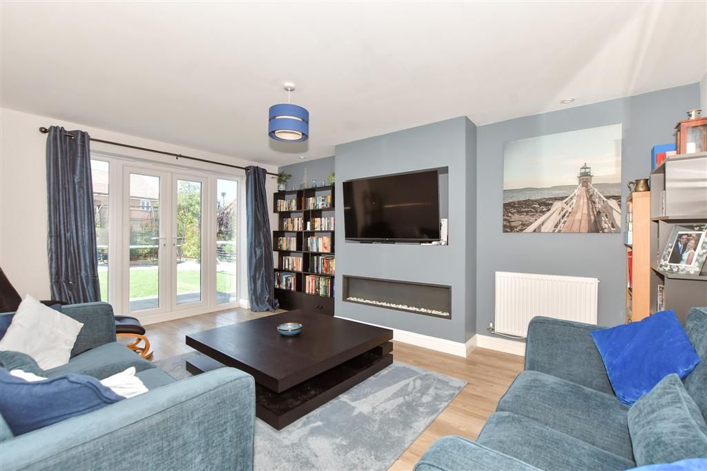 Property photo 1 of 16 Lounge
