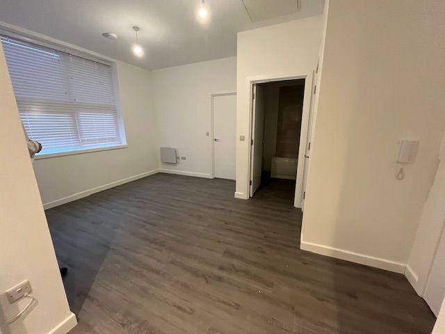 Property photo 3 of 11 Living Room