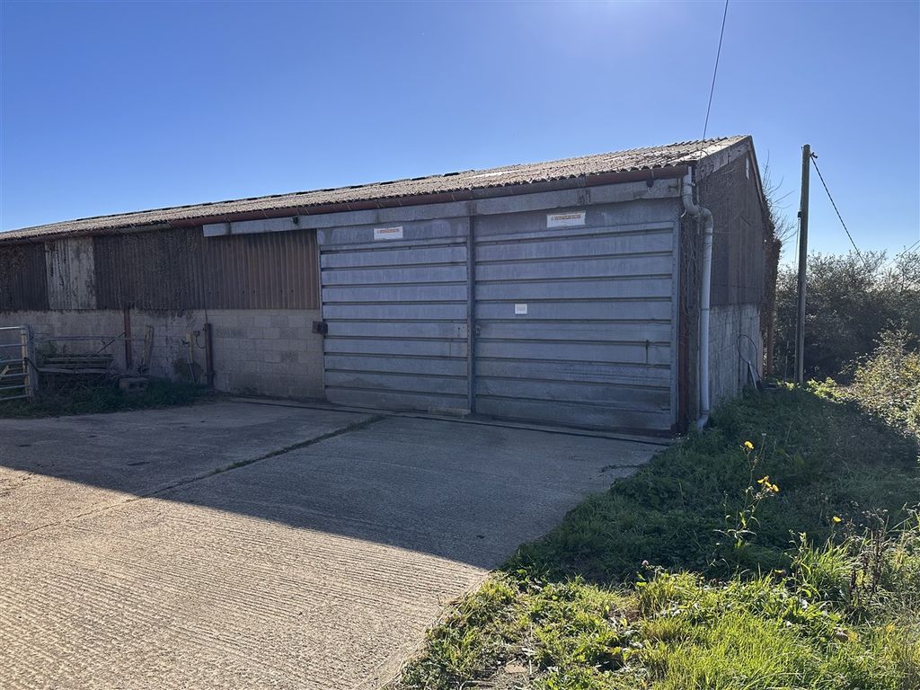 Property photo 1 of 2