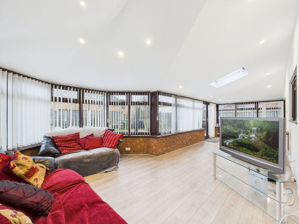 Property photo 3 of 35