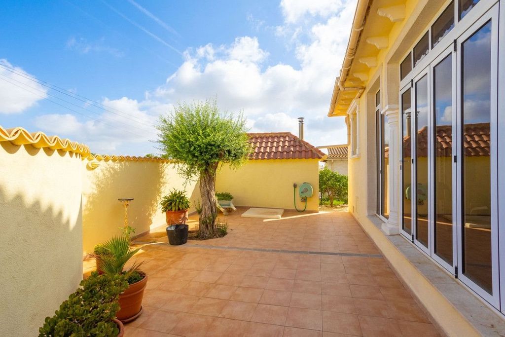 Property photo 1 of 50