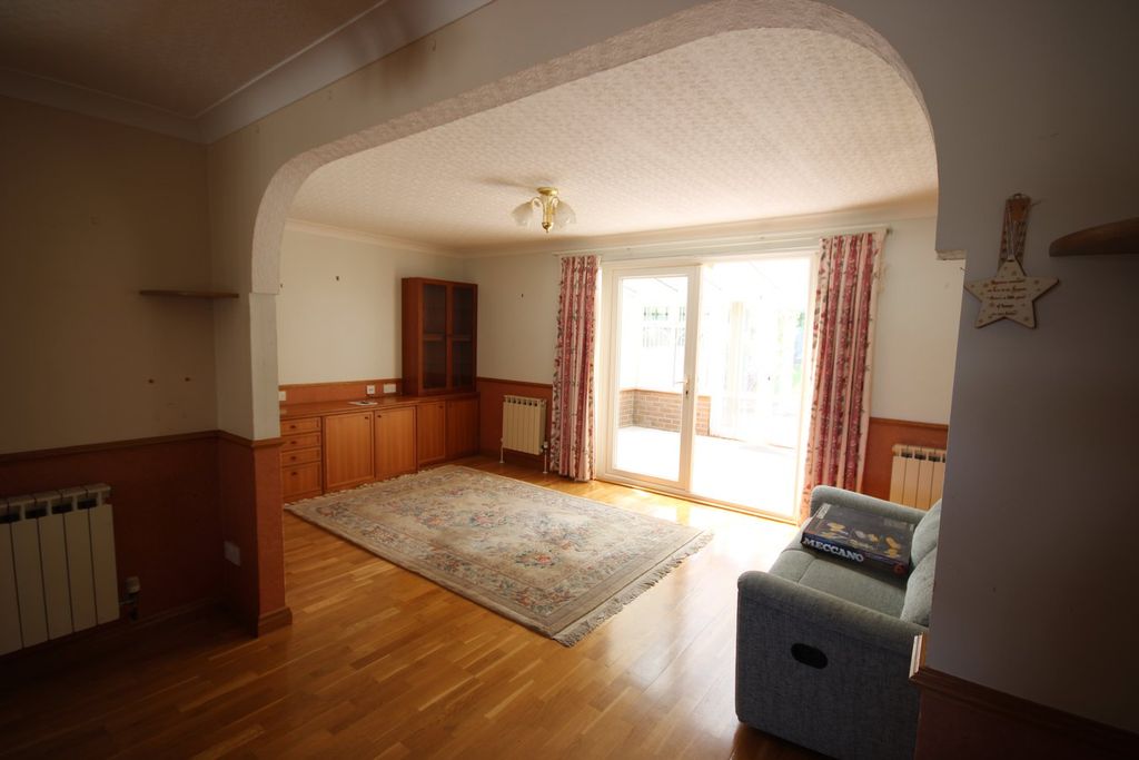 Property photo 3 of 35