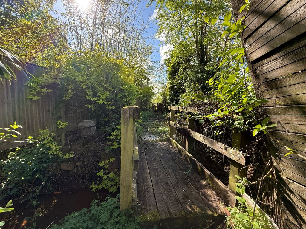 Property photo 3 of 11 Picture No. 16