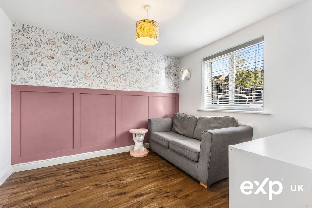 Property photo 2 of 37