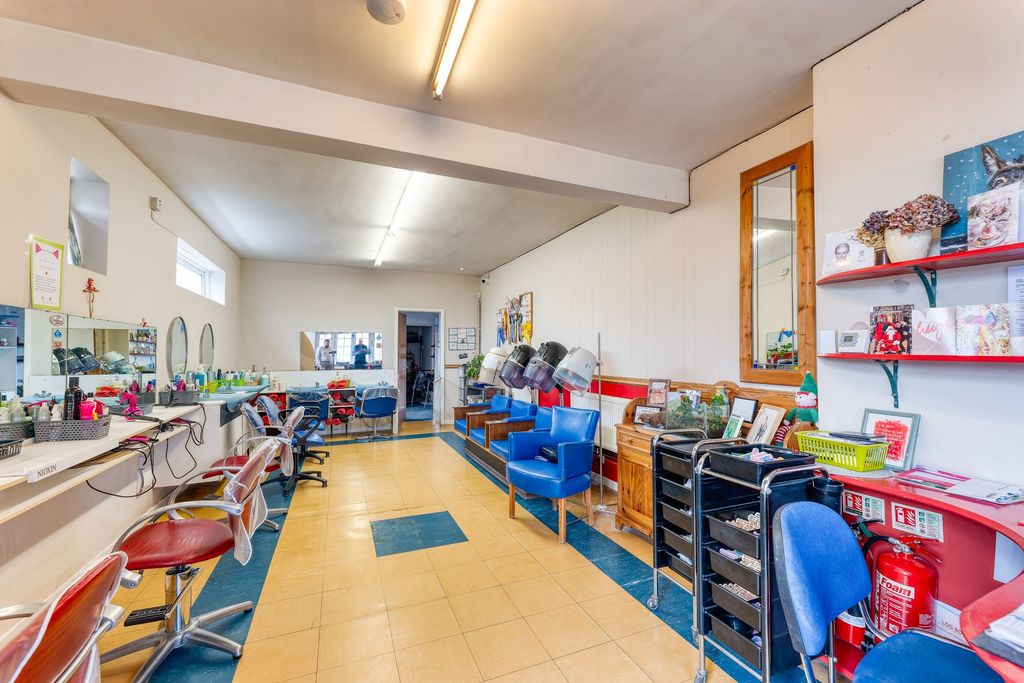 Property photo 2 of 23