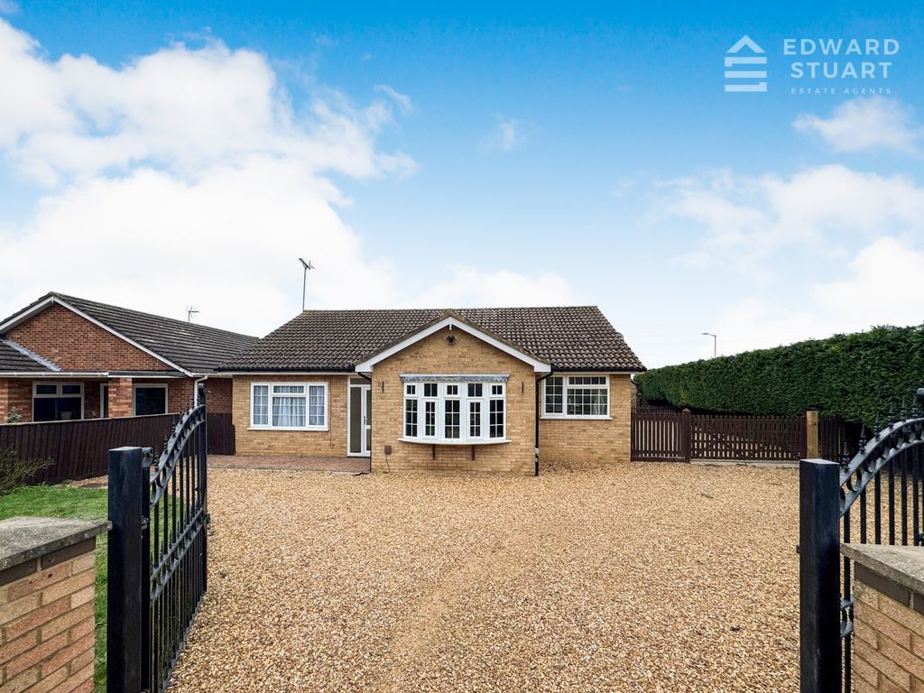 Property photo 1 of 14 3-4 Bedroom Bungalow