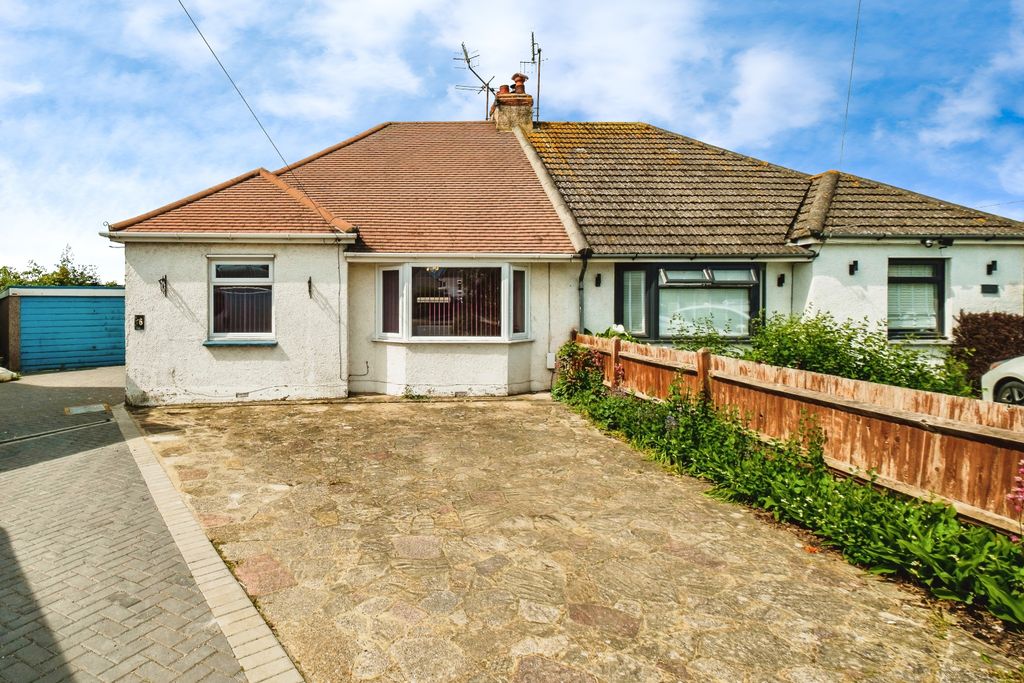 Property photo 1 of 14 Front Garden