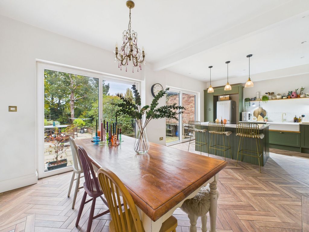 Property photo 3 of 26 Dining Kitchen