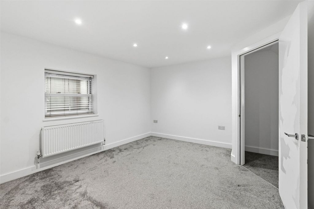 Property photo 3 of 7 Picture No. 15