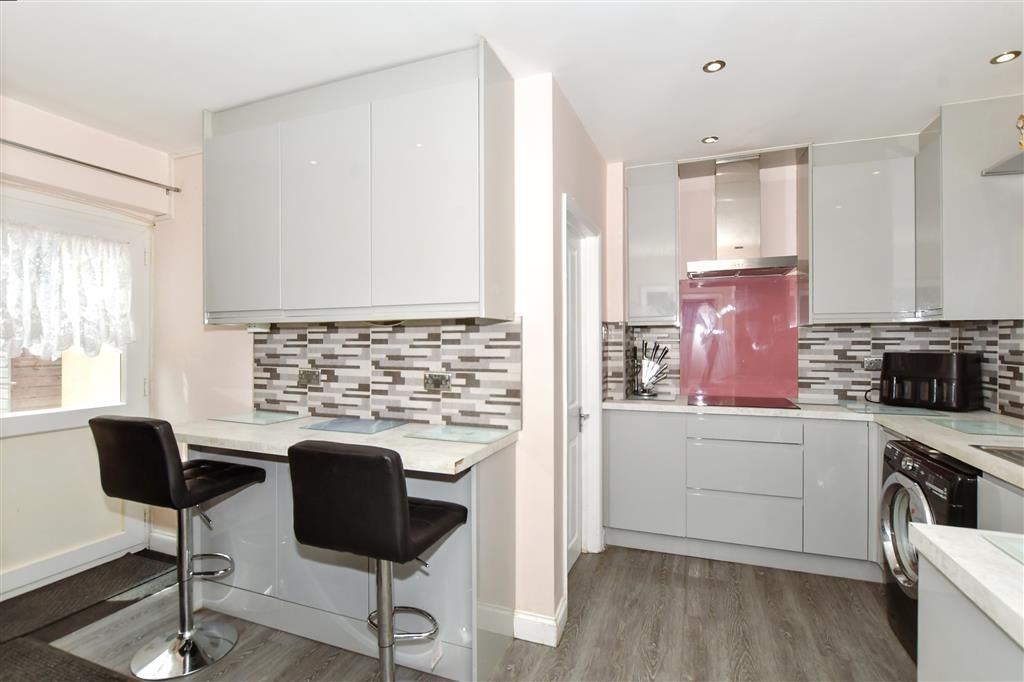 Property photo 3 of 13 Kitchen