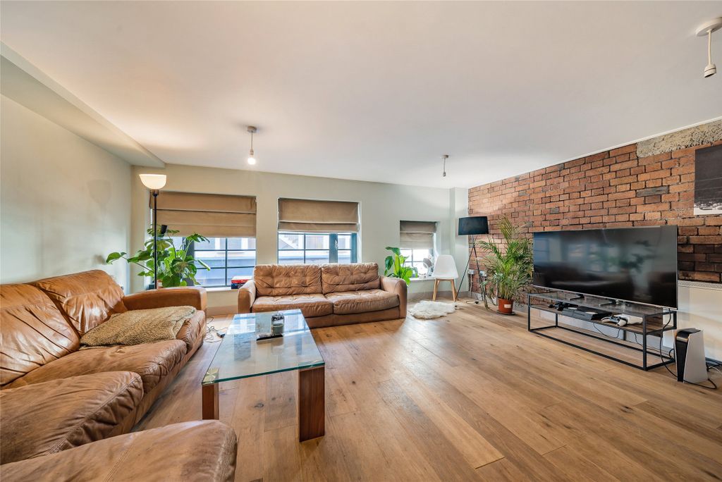 Property photo 2 of 19 Picture No. 26