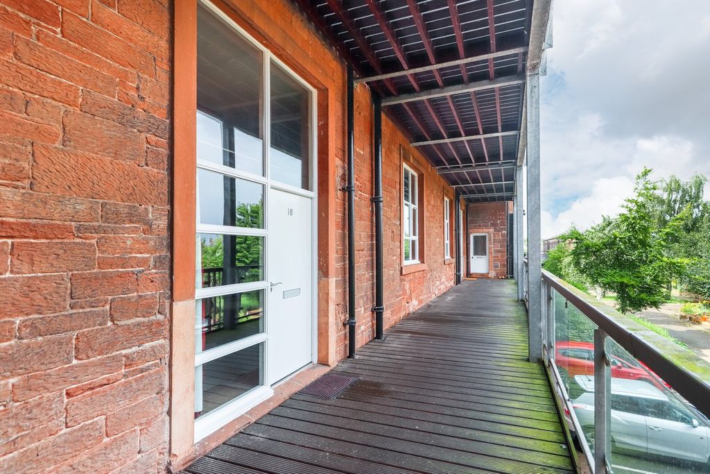 Property photo 1 of 14 External
