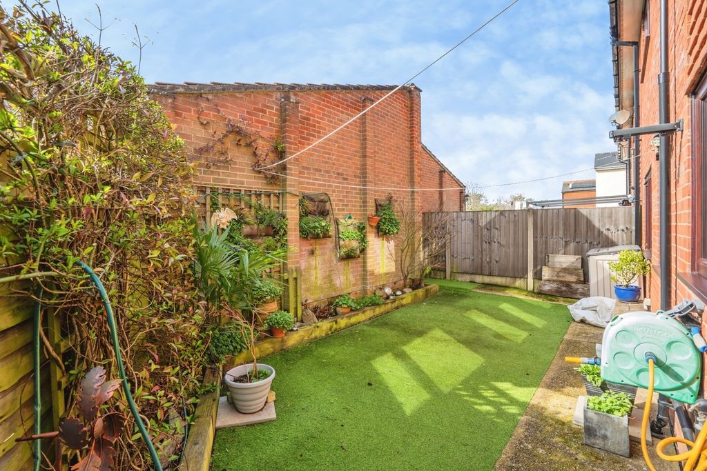 Property photo 2 of 11 Pbox-Img.Jpg