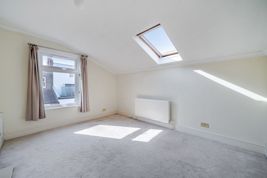 Property photo 3 of 9 1526412-2-6Abbbc9...