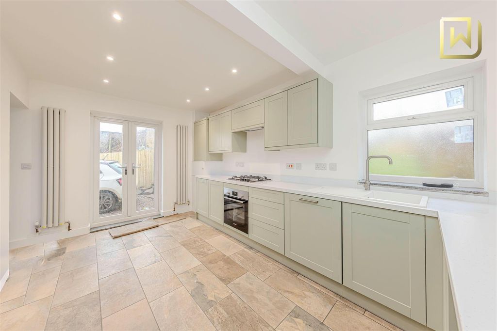 Property photo 3 of 37 Kitchen