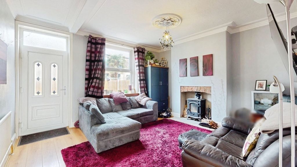 Property photo 2 of 16 Pbox-Img.Jpg