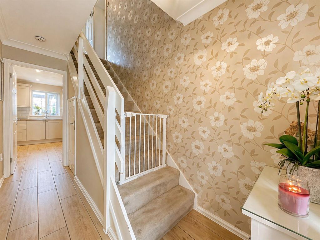 Property photo 2 of 21 A2C31Edb-957B-4266-8Ac2-Aec73Dca161F.Png