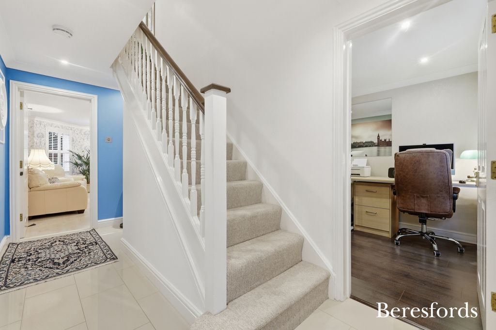 Property photo 2 of 31 Picture No. 23