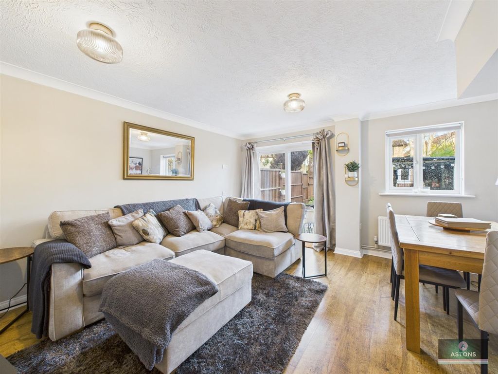 Property photo 2 of 21 Cam04622G0-Pr0142-Still011.Jpg