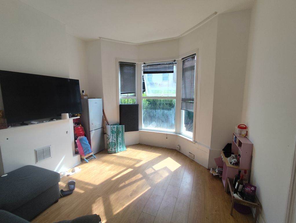 Property photo 3 of 5