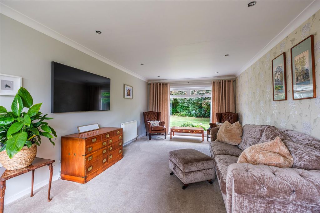 Property photo 3 of 28 Springfield Place-14.Jpg
