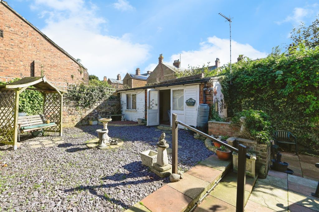 Property photo 2 of 17