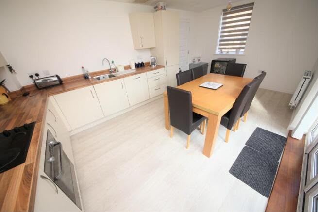 Property photo 2 of 16 4324Ca90-c754-4A74-92Fa-37Fceb206F2c