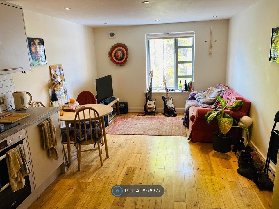 Property photo 3 of 12