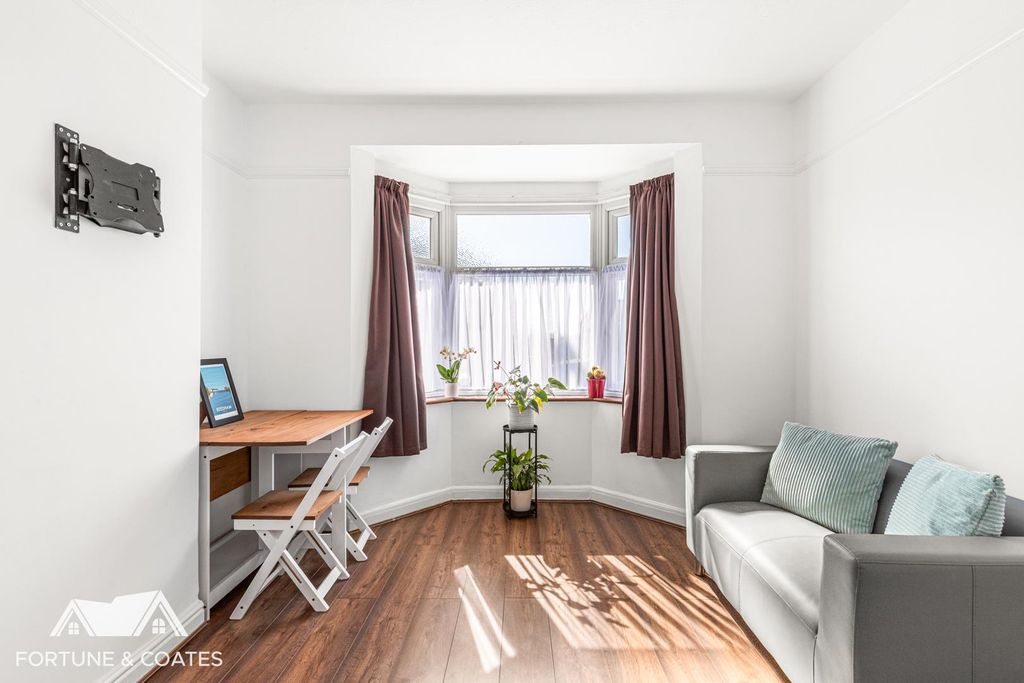 Property photo 3 of 20 Upshireroad_7.Jpg