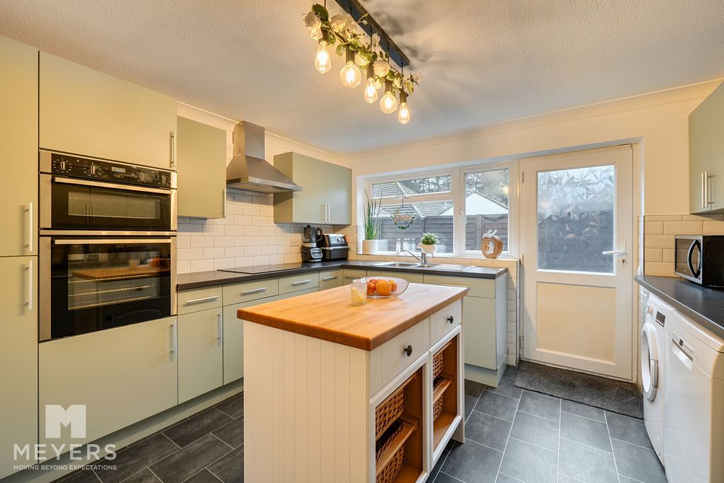 Property photo 3 of 22