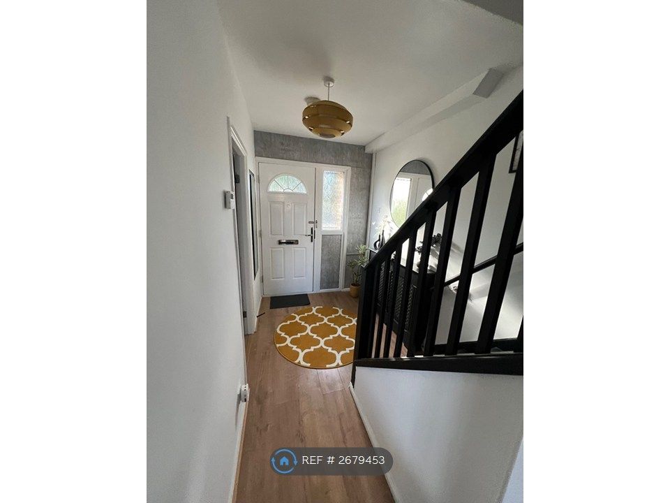 Property photo 2 of 18 Entrance