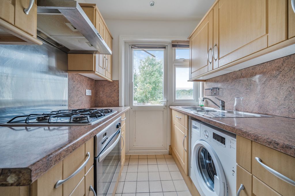 Property photo 2 of 16 Kitchen