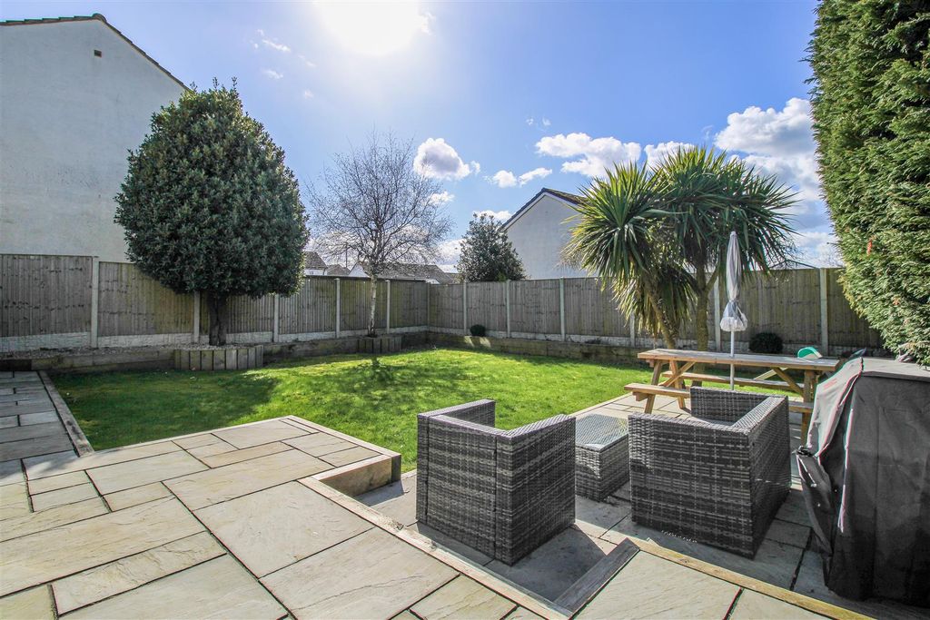 Property photo 2 of 19 Outside