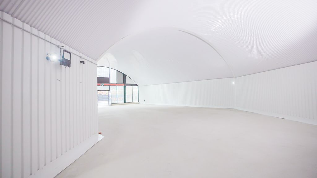 Property photo 2 of 5 An Empty Arch With White Lining