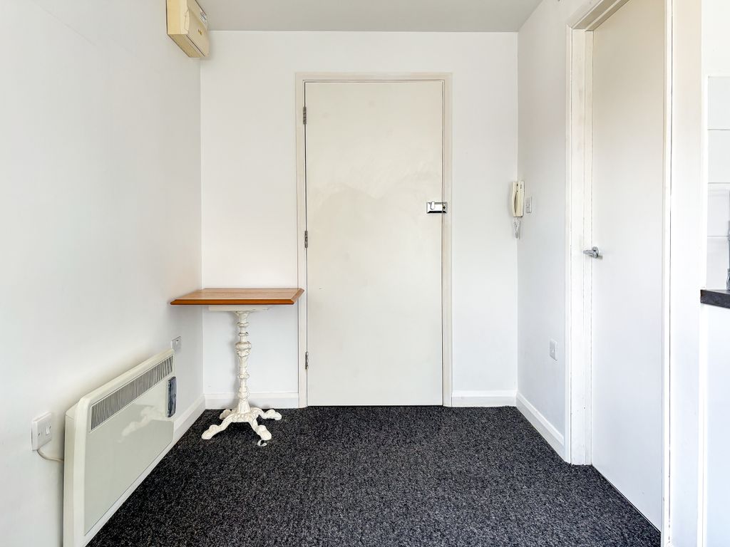 Property photo 2 of 10 Entrance