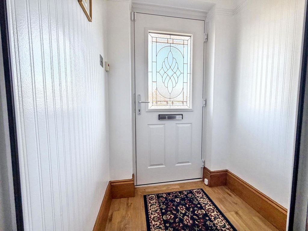 Property photo 2 of 32
