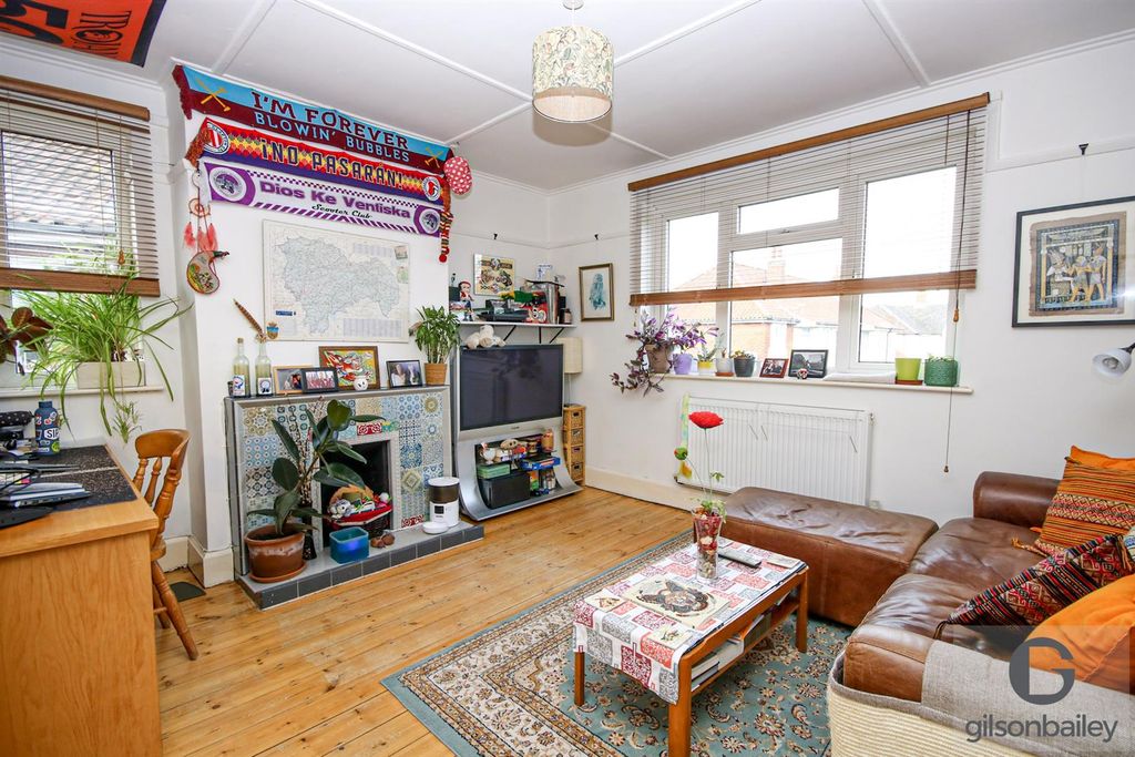 Property photo 3 of 7 7-Img_2644.Jpg