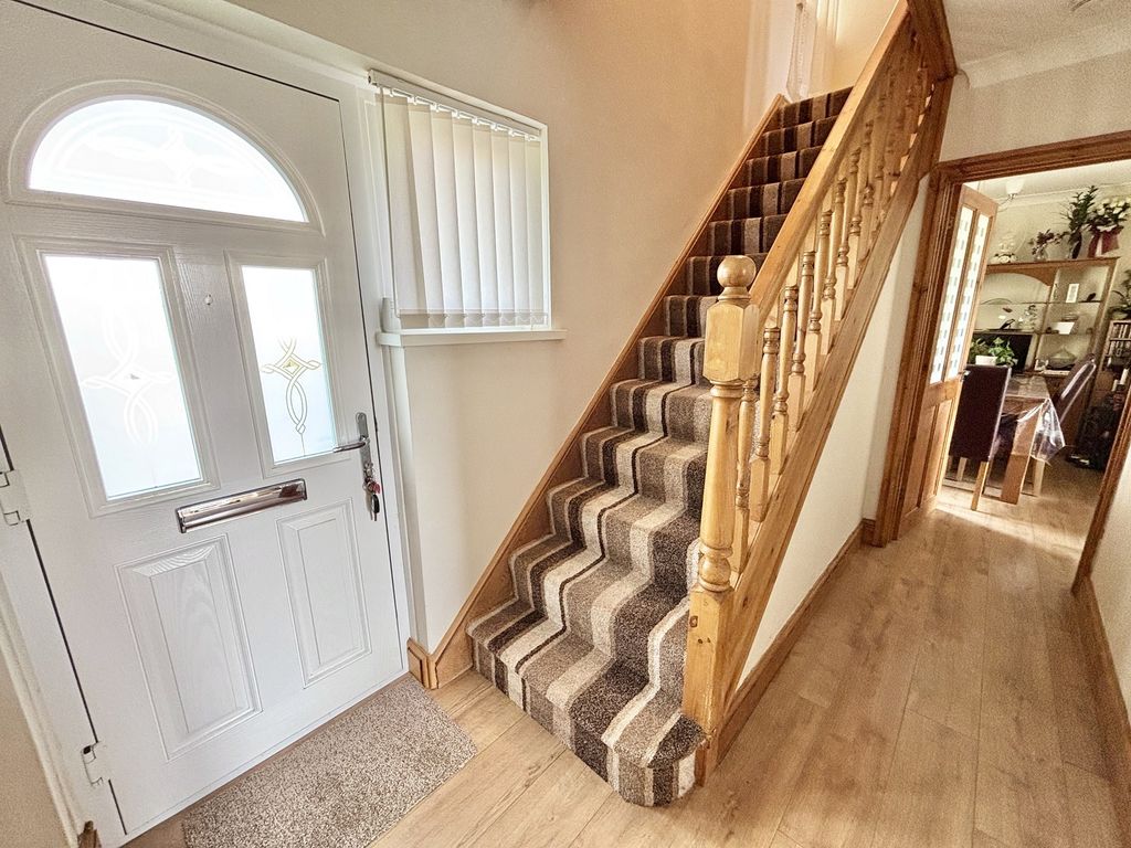 Property photo 3 of 26 Hall